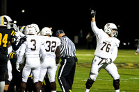 ct-sta-spt-football-mount-carmel-st-laurence-st-1014-1185.jpg