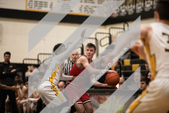 ct-sta-spt-boys-basketball-lw-central-andrew-st-020620-7553