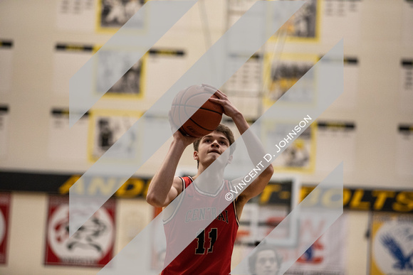 ct-sta-spt-boys-basketball-lw-central-andrew-st-020620-7581